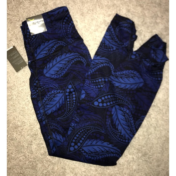 Old Navy Pants - NWT ✨ Workout Leggings
